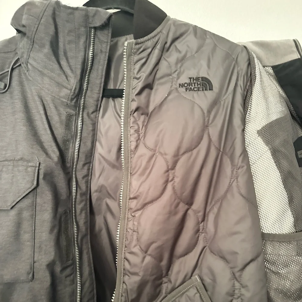 The North Face Men's Gilmore Triclimate HyVent Jacket Black Heather Size small